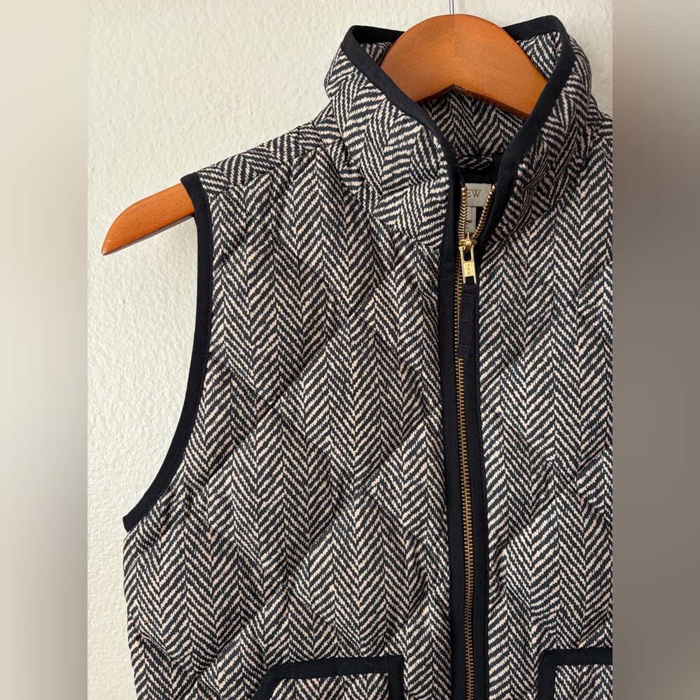 J. Crew Printed Quilted Herringbone Puffer Vest Black White Women Extra Small XS - Picture 2 of 7